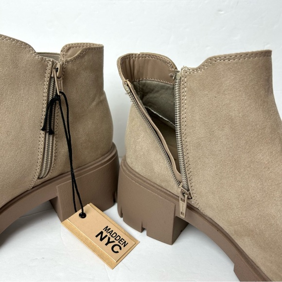 Madden NYC Lug Sole Chelsea Bootie in Sand NWT - Picture 6 of 8